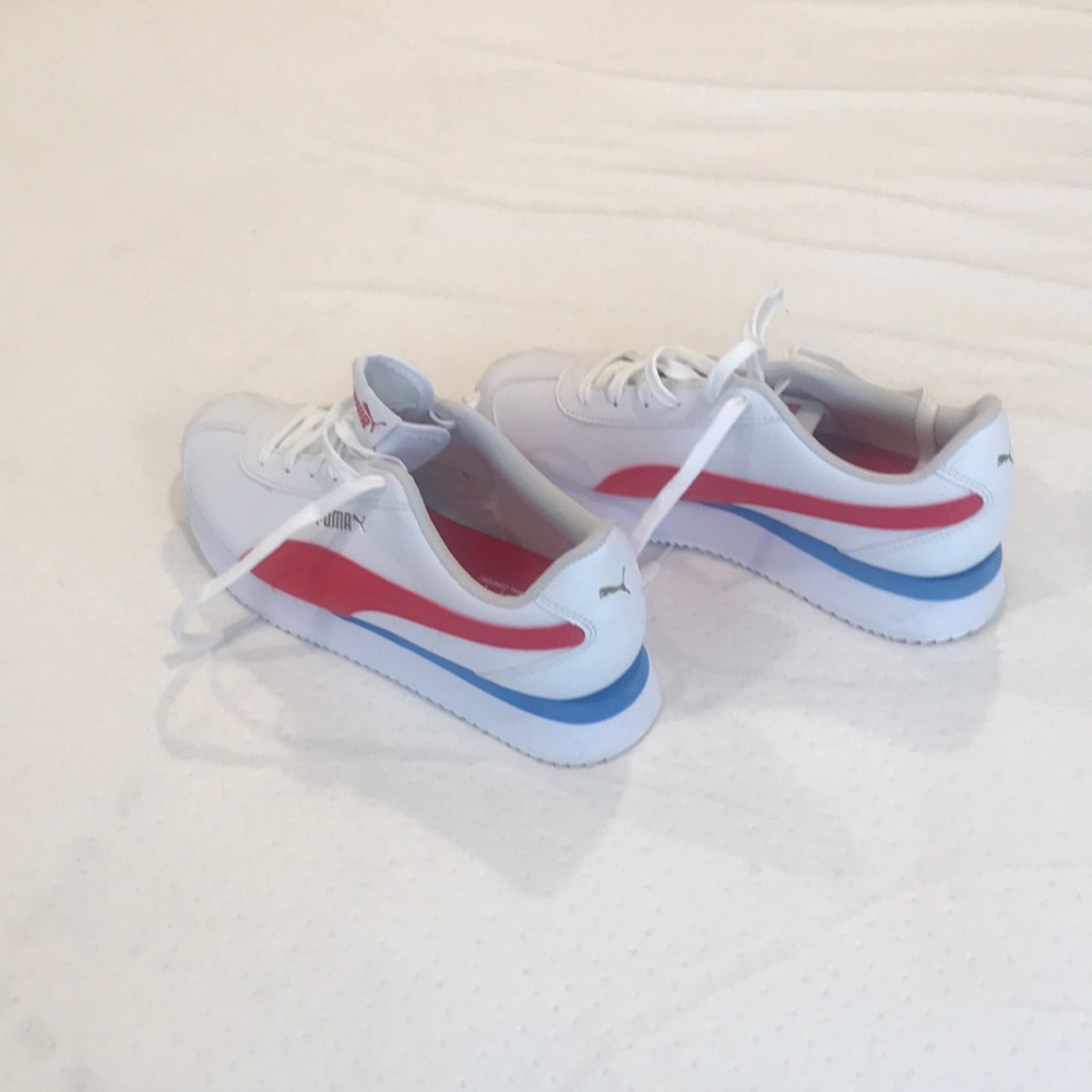 Puma Sneakers.